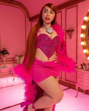 Ice Spice Instagram - spam pink hearts 💕💖💞💘💝💓 (& stream princess diana)