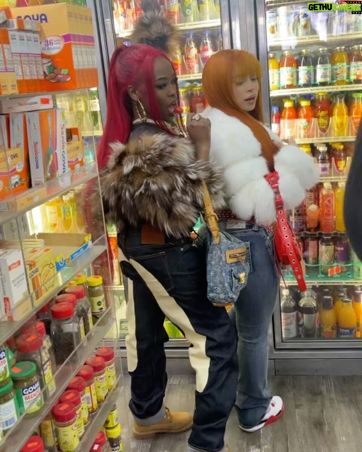 Ice Spice Instagram - like damn she in ha mood 💋 Bronx, NY
