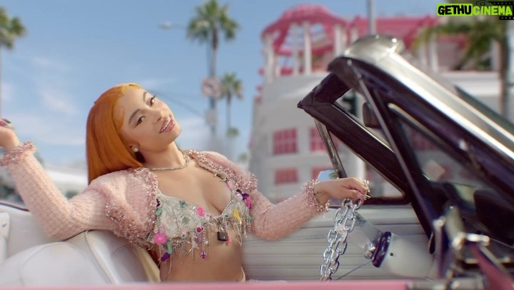 Ice Spice Instagram - she a barbie b*tch wit ha barbie clique 🌎video out now💗