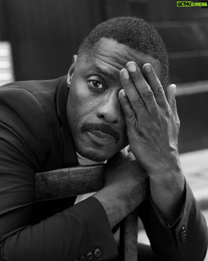 Idris Elba Instagram - @idriselba is timeless in Calvin Klein menswear. Unexpected, refined materials. Stealth pieces designed for the city.​ Photographed by @mertalas.