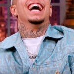 Igor Guimarães Instagram - O maior fã do Veigh #thenoite #sbt #thenoitecomdanilogentili #danilogentili #veigh #igorguimaraes #rap #trap