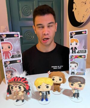 Igor Guimarães Instagram - “Podem me acusar de ser sem graça, mas nunca irão me acusar de não ser esforçado” - da Casa Abandonada, Véia. Obrigado @acervopopfunko ❤️