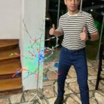 Igor Guimarães Instagram - URGENTE 🚨 Iguinho Guimarões ousa e faz ensaio fotográfico fazendo joia com Árvore Nataliners Prafrentex Desconstruída 2.0; confira as imagens Tecnomania