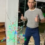 Igor Guimarães Instagram - URGENTE 🚨 Iguinho Guimarões ousa e faz ensaio fotográfico fazendo joia com Árvore Nataliners Prafrentex Desconstruída 2.0; confira as imagens Tecnomania