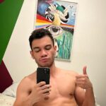 Igor Guimarães Instagram - 🚨 Notícia Urgente: Igor Guimarães ousa e protesta fazendo símbolos de “paz e amor” e joinha