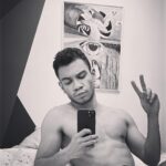 Igor Guimarães Instagram - 🚨 Notícia Urgente: Igor Guimarães ousa e protesta fazendo símbolos de “paz e amor” e joinha