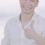 Igor Guimarães Instagram – Sorria! Seja otimismo e alegria! Na voz de Hélio Vaccari
Benigno in Paradise, exclusivo no @primevideobr