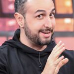 Igor Guimarães Instagram - Fake Natty? Igor Guimarães x Diguinho Coruja #thenoite #sbt #thenoitecomdanilogentili #fisiculturismo #rodrigogoes #igorguimaraes #diguinhocoruja #fakenatty #meme #academia #shape