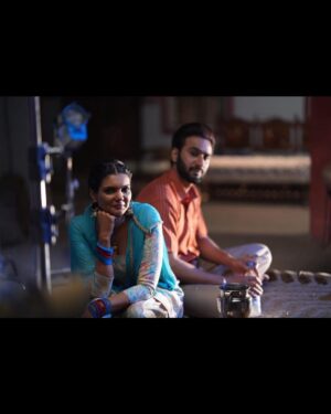 Ihana Dhillon Instagram - Rani kehndi:- Ginde jadon takk tusi mainu “ JE PAISA BOLDA HUNDA “ da trailer nahi dikhayoge main roti nahi pakayoni 😡😣 

Ginda :- Rani trailer 5th feb nu aa reha hai @rr.records.official te swere 10 bje … uss din aapan saraa kam chad ke ekathe bai ke trailer dikhange . 
#moodofgindaandrani
#je paisa bolda hunda 
In cinemas - 23rd feb 😍 
@hardeepgrewalofficial @mintukapa_90 @irajdhaliwal @malkitrauni @manpreetbrar_official @ihanadhillonmovies @je_paisa_bolda_hunda 
#ihanadhillonmovies