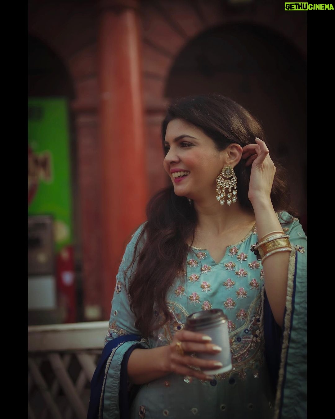 Ihana Dhillon Instagram - If indeed you must be candid , be candid beautifully 🥰 @rangpunjabofficial Outfit :- @crystal_by_harman_ MUA and Styling :- Me 😊