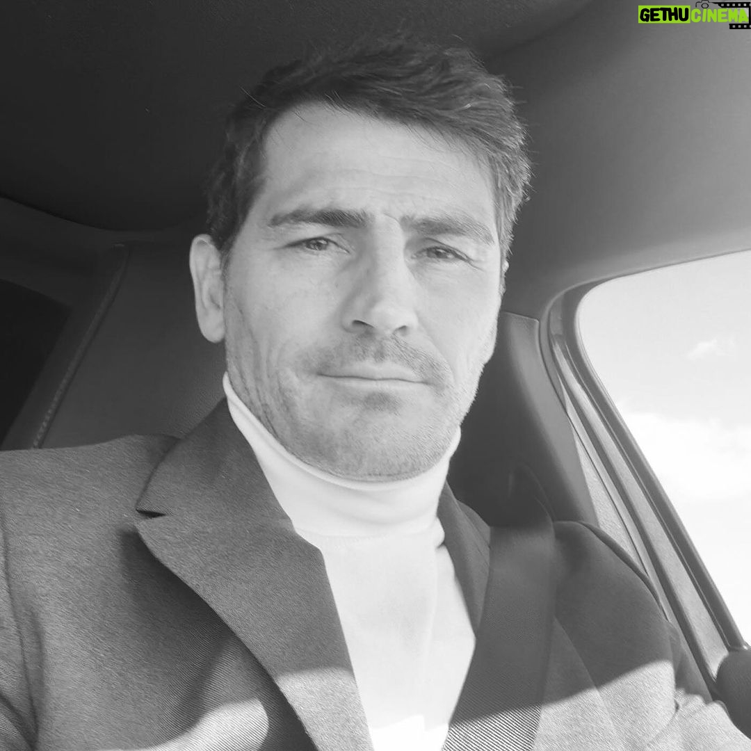 Iker Casillas Instagram - Un jueves de formal… 👌🏼