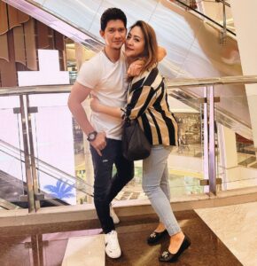 Iko Uwais Instagram - lagi manja🤪🥰💋