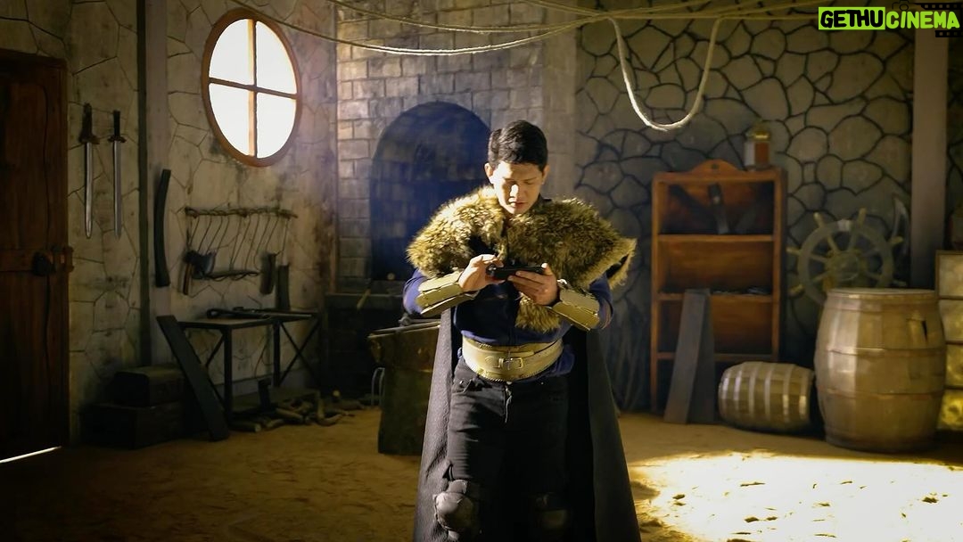 Iko Uwais Instagram - Gue lagi senang banget sama peradaban Yunani karena bisa bikin gue dominan di perang, kalau kalian sukanya peradaban apa ? Ayo gabung sekarang : https://bit.ly/iko-Greece dan taklukkan bersama Yunani @riseofkingdoms_id #RiseofKingdoms #riseofkingdomsid