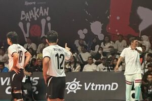 Iko Uwais Instagram - Terima Kasih kawan untuk semangat dan ke kompakkannya.
Dan terima kasih untuk @vindes.ig yg selalu memberikan perubahan positive.
Respect
@vincentrompies & @desta80s
And Huge respect untuk om2 dan abang2 yg ada di dalam @theprediksi_ 🙏🏼🙌🏼
