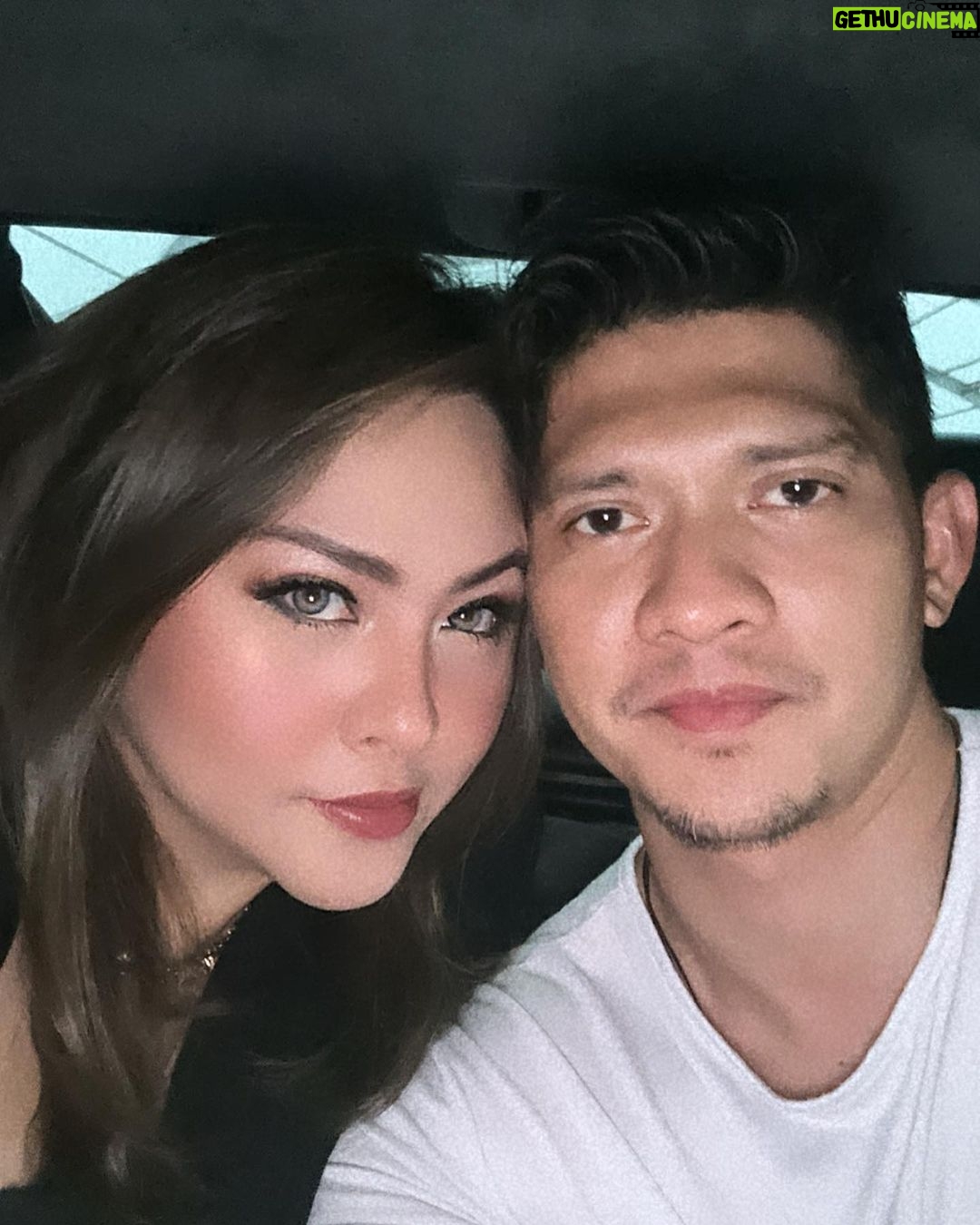 Iko Uwais Instagram - oohh Hello😍 #theuwais👨👩👧👧 #datenight❤️ Jakarta, Indonesia