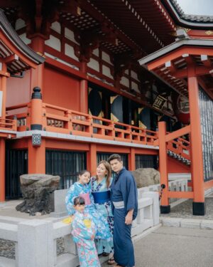 Iko Uwais Instagram - the UWAIS 👨‍👩‍👧‍👧 kimono Style 👘🇯🇵 #theuwais👨‍👩‍👧‍👧 #theuwaisvacation #theuwaisjapantrip #kimonostyle #asakusa