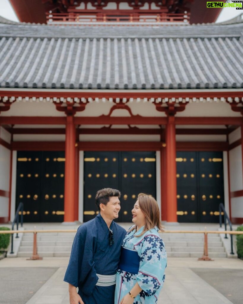 Iko Uwais Instagram - the UWAIS 👨‍👩‍👧‍👧 kimono Style 👘🇯🇵 #theuwais👨‍👩‍👧‍👧 #theuwaisvacation #theuwaisjapantrip #kimonostyle #asakusa Asakusa Temple