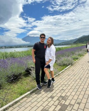 Iko Uwais Instagram - the mighty beautiful 🗻 Fuji ❤️🇯🇵 Kirey😍 #theuwais👨‍👩‍👧‍👧 #theuwaisjapantrip #mountfujijapan