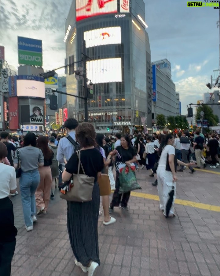 Iko Uwais Instagram - cardio time 🤪🏃🏻♀️ 🇯🇵style 🥷🏻🌟 #theuwais👨👩👧👧 #theuwaisjapantrip #harajuku #shibuya Shibuya Crossing, Tokyo 渋谷区