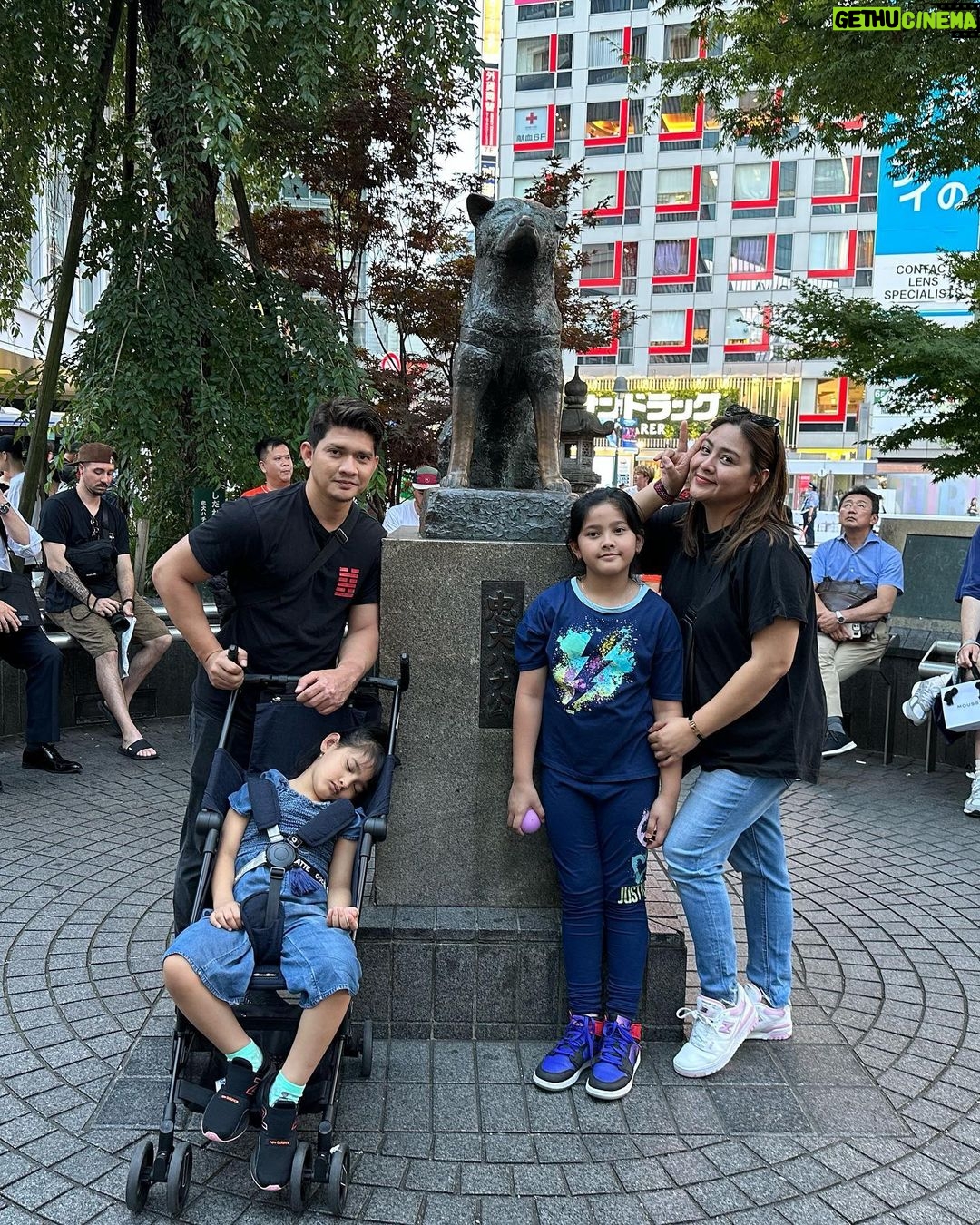 Iko Uwais Instagram - cardio time 🤪🏃🏻♀️ 🇯🇵style 🥷🏻🌟 #theuwais👨👩👧👧 #theuwaisjapantrip #harajuku #shibuya Shibuya Crossing, Tokyo 渋谷区