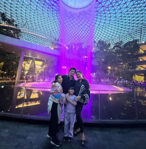 Iko Uwais Instagram - the UWAIS 👨‍👩‍👧‍👧singapore 2023 🌸 #theuwais👨‍👩‍👧‍👧 #theuwaisvacation #singapore #ikouwais #audyitem #audyuwais