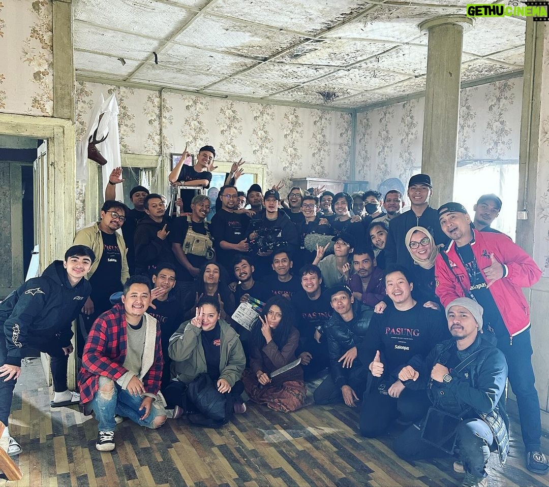 Iko Uwais Instagram - coming soon #shortmoviepasung by @uwaispictures directed by @ramadhan_ruswadi π₯ Terima kasih semua atas semangat nya..kalian keren..Bismillah ππ»πͺπ»π«Άπ»β€οΈ Rumah Pengabdi Setan