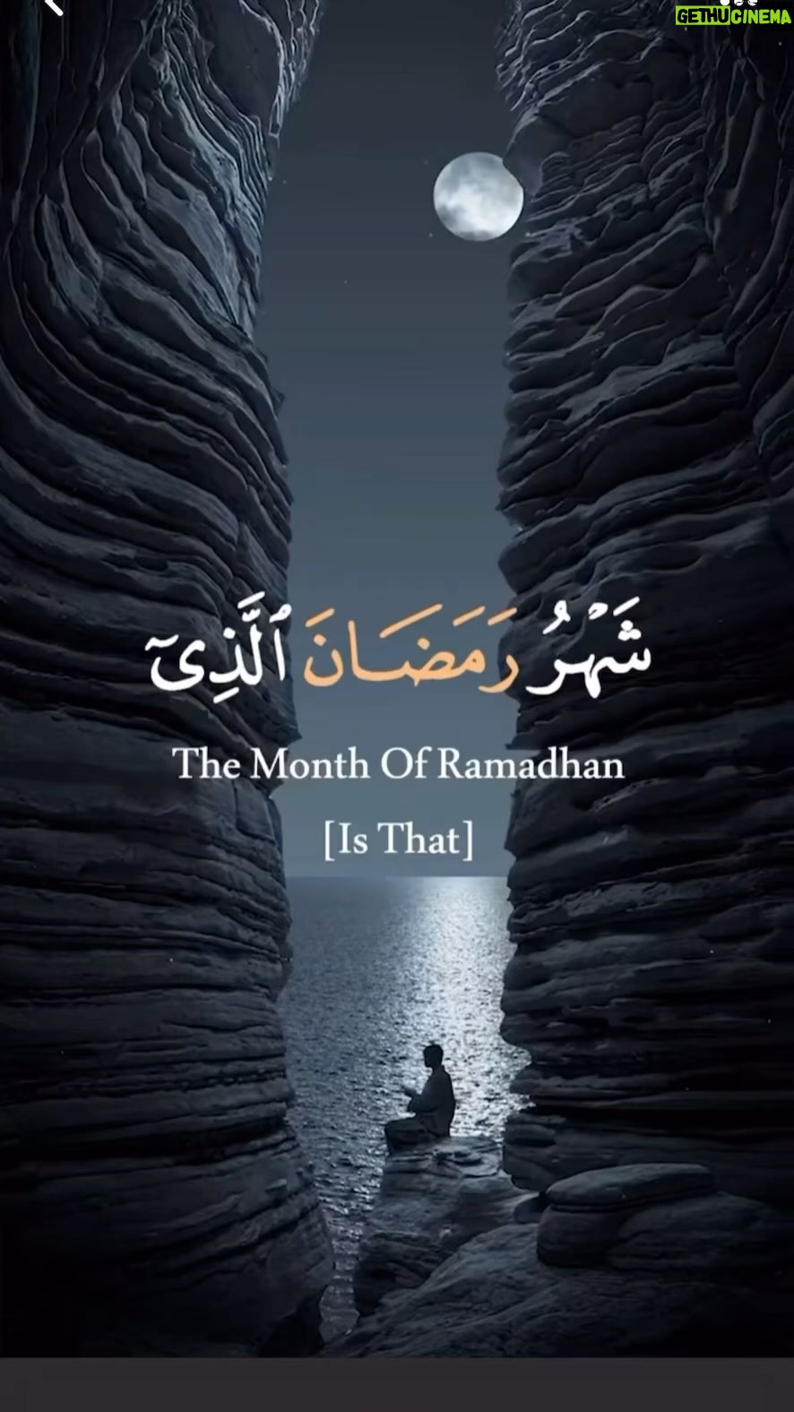 Iko Uwais Instagram - Ramadhan Kareem Mubarak 2024! May this holy month shower the happiness on you and your family. May all your deeds, devotions, and prayers be accepted by ALLAH SWT aamiin 🙏🏻🌙🤍