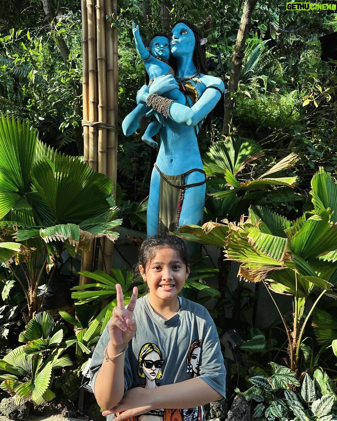 Iko Uwais Instagram - "Sisters make the best friends in the world.” ❤️👭🏻 #theuwais👨👩👧👧 #uwaisangels🦋 #atreyasyahlaputriuwais #aneskalaylaputriuwais Garden By the Bay Singapore