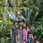 Iko Uwais Instagram - the UWAIS 👨‍👩‍👧‍👧singapore 2023 🌸 #theuwais👨‍👩‍👧‍👧 #theuwaisvacation #singapore #ikouwais #audyitem #audyuwais Singapore