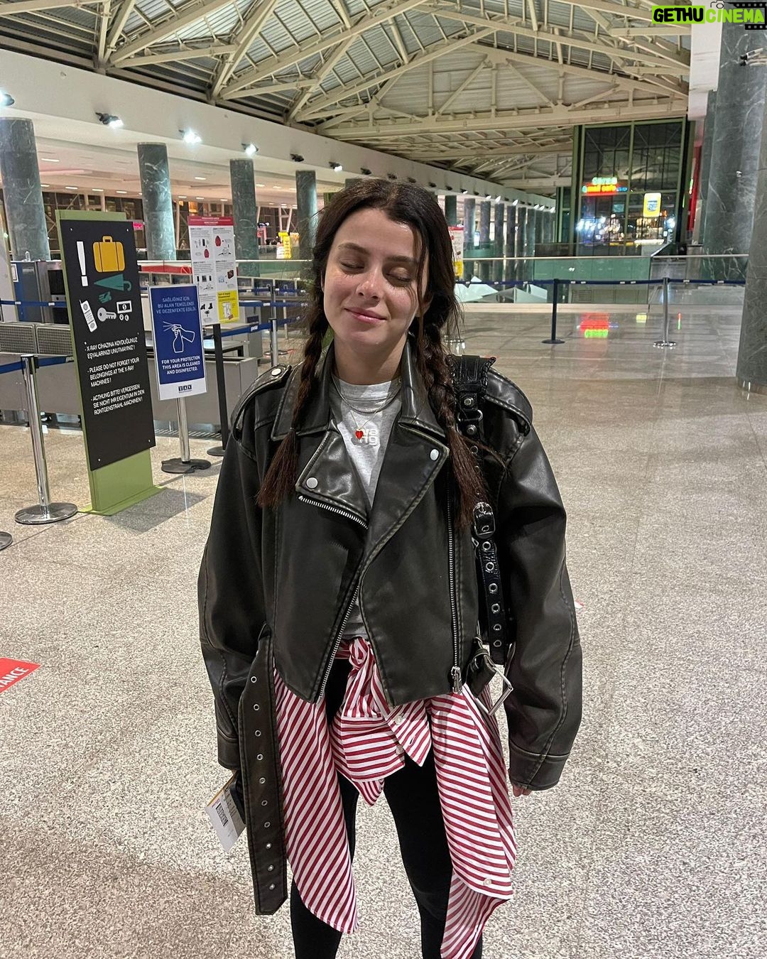 Ilayda Alişan Instagram - 🌞Son foto dump özetidir;