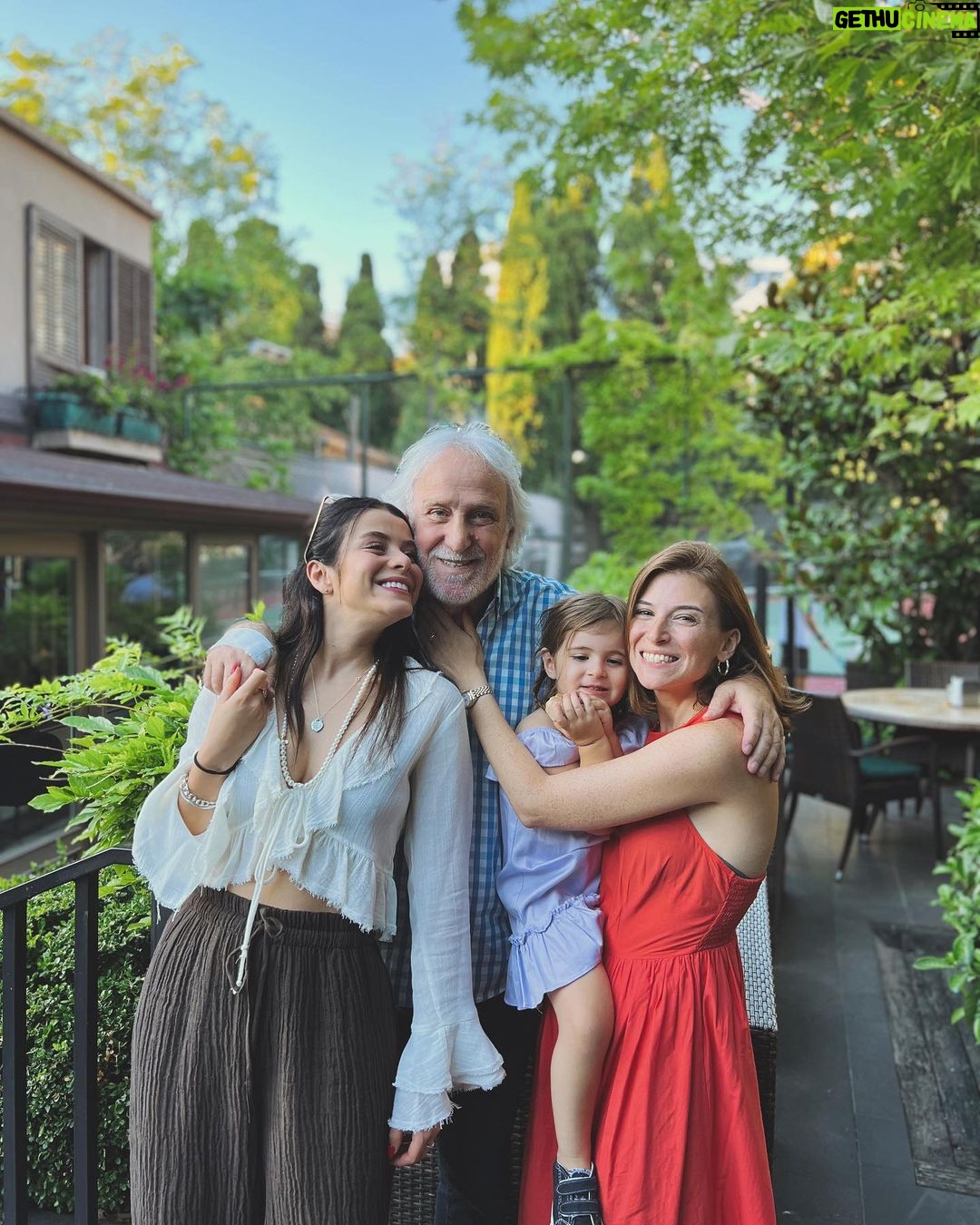 Ilayda Alişan Instagram - İyi ki dogdun babiskoom, iyi ki bizim babamizsin🤍