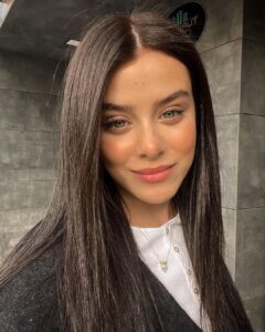 Ilayda Alişan Instagram - 👩🏻🤟🏻