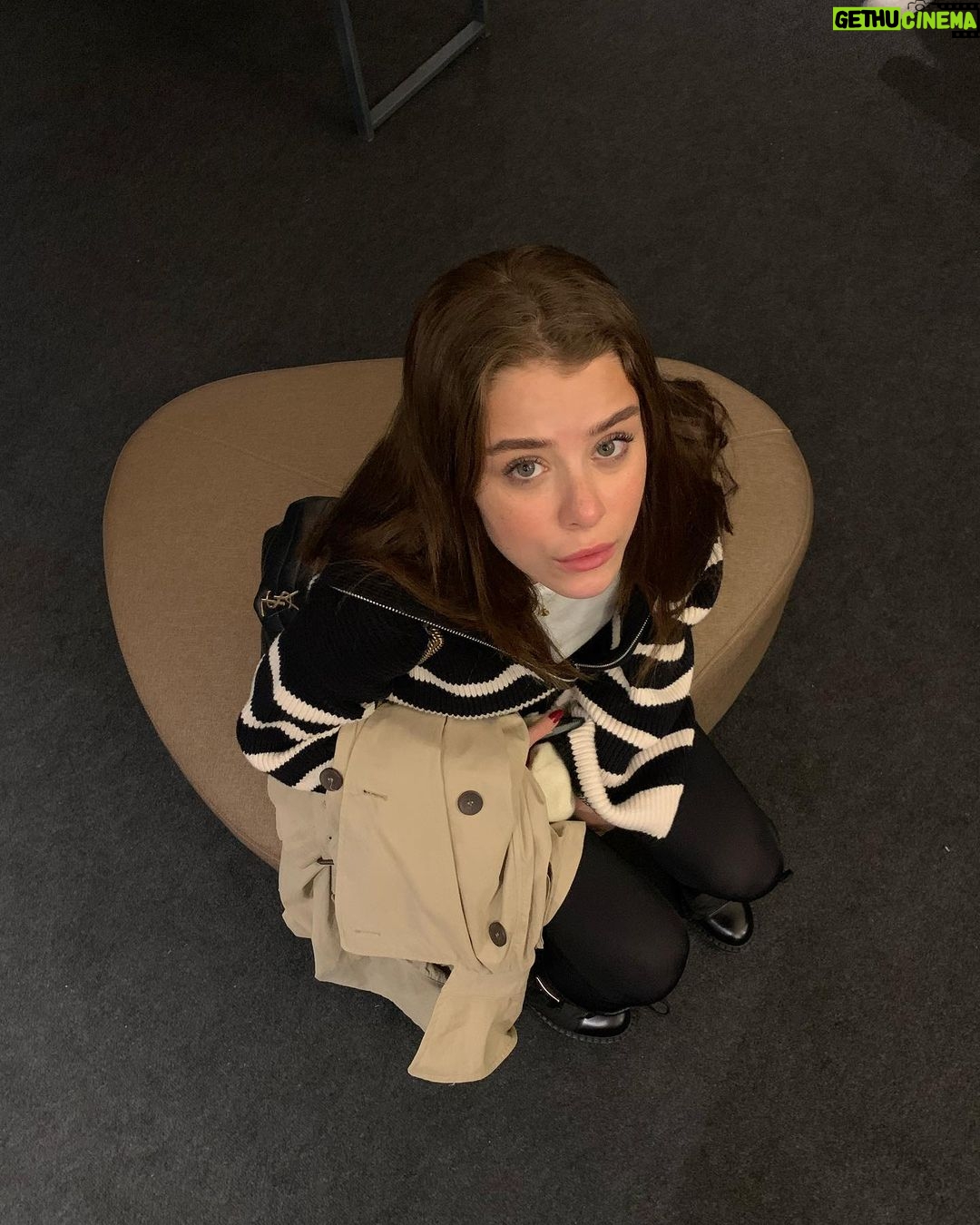 Ilayda Alişan Instagram - Ortaya karısık dump🐒