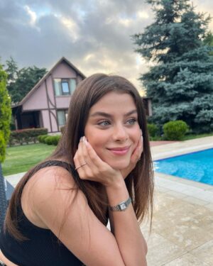 Ilayda Alişan Instagram - Sürpriz sonlu🥲