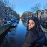 Ilayda Alişan Instagram - Amsterdam dump 🍪🍟☃️❤️‍🔥 Amsterdam, Netherlands