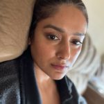 Ileana D'Cruz Instagram - Hi … It’s been a while since I’ve really taken a photo of myself or posted something on here… Between being a full time mama and keeping house, I don’t seem to find time for myself. I’m mostly in pjs and a messy unattractive mom bun to keep my hair away from my munchkin’s little grabby hands and so the thought of pouting for a selfie just doesn’t really cross my mind haha Truth is it’s been incredibly tough some days. Being sleep deprived doesn’t help lol Definitely not trying to come across as complaining because this darling child has been the most beautiful thing to happen to me. But we just don’t talk about postpartum depression enough. It’s very real. And it’s an incredibly alienating feeling. And I’m trying every day to work on making some time to get myself feeling better. A 30min workout and 5 min shower post that works wonders really. But sometimes I can’t manage that. So what I’m trying to say is I’m working on coming back here and giving you a glimpse into my new life now. Which I love btw- there’s so many amazing things that have happened to me and it’s been an emotional overwhelming journey. I just haven’t been one of those moms who’ve “bounced back” immediately. I’m being kinder on myself and my body and getting to a stronger healthy me at my own pace. But I’m coming back ☺️ That’s all. Thanks for sticking around and reading 🫠♥️