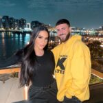 Illan Castronovo Instagram - Une nouvelle aventure commence @millajasmineoff je suis trop content 🤍 #collocations ‘ vive la pizza !!!!🍕😂 Doors Freestyle Grill