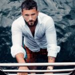 Illan Castronovo Instagram - Vous ne pouvez gravir les échelons du succès avec vos mains dans vos poches #motivation