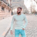 Illan Castronovo Instagram - Une chose qui te rend malheureuse aujourd’hui peut te rendre très heureux demain 🙏🏻 #love #paris Rue de l'Université