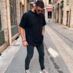 Illan Castronovo Instagram - Merci à ma photographe préférée @victoria_mehault 🥰 J’espère que vous passez un bon dimanche !! Pour nous demain départ en Martinique !!!! Je suis trop content ça fait 10 mois que j’ai pas vu mes parents !! #love Lyon, France