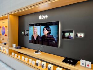 Ilya Tank Shilov Instagram - This is APPLE.
