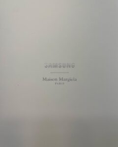 Im Jae-beom Instagram - 가보자고..🌊🌊 #maisonmargiela #samsungzflip