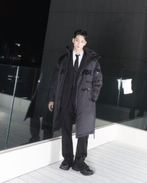 Im Jae-beom Instagram - #Ad 
💙💙💙
#BurberryOuterwear #Burberry