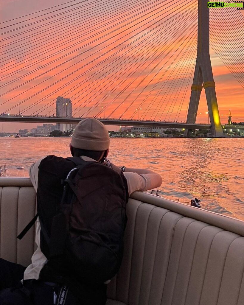 Im Jae-beom Instagram - Chao Praya River🌊🌊🌊 Out of Place