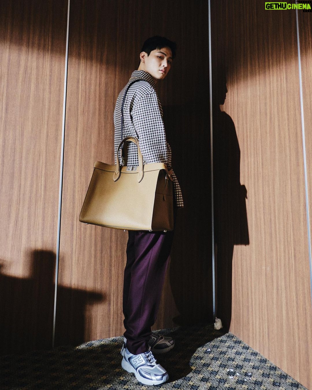 Im Jae-beom Instagram - ππΌππΌππΌ @fendi, #FendiFW22, #FendiPeekaboo, #FendiFaster #JAYB #μ μ΄λΉ