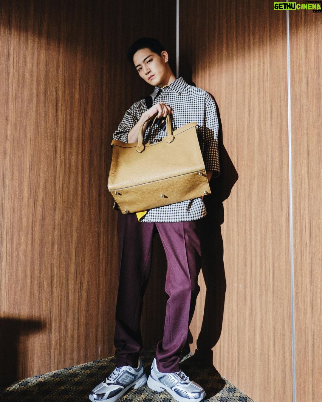 Im Jae-beom Instagram - ππΌππΌππΌ @fendi, #FendiFW22, #FendiPeekaboo, #FendiFaster #JAYB #μ μ΄λΉ