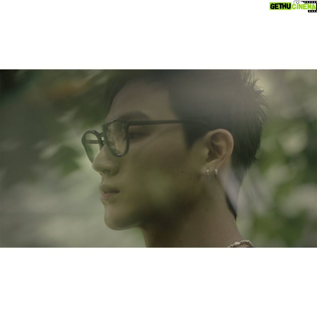 Im Jae-beom Instagram - JAY B Digital Single [흔들의자 (Rocking Chair)] Out now🌊🌊 #JAYB #제이비 #흔들의자 #RockingChair