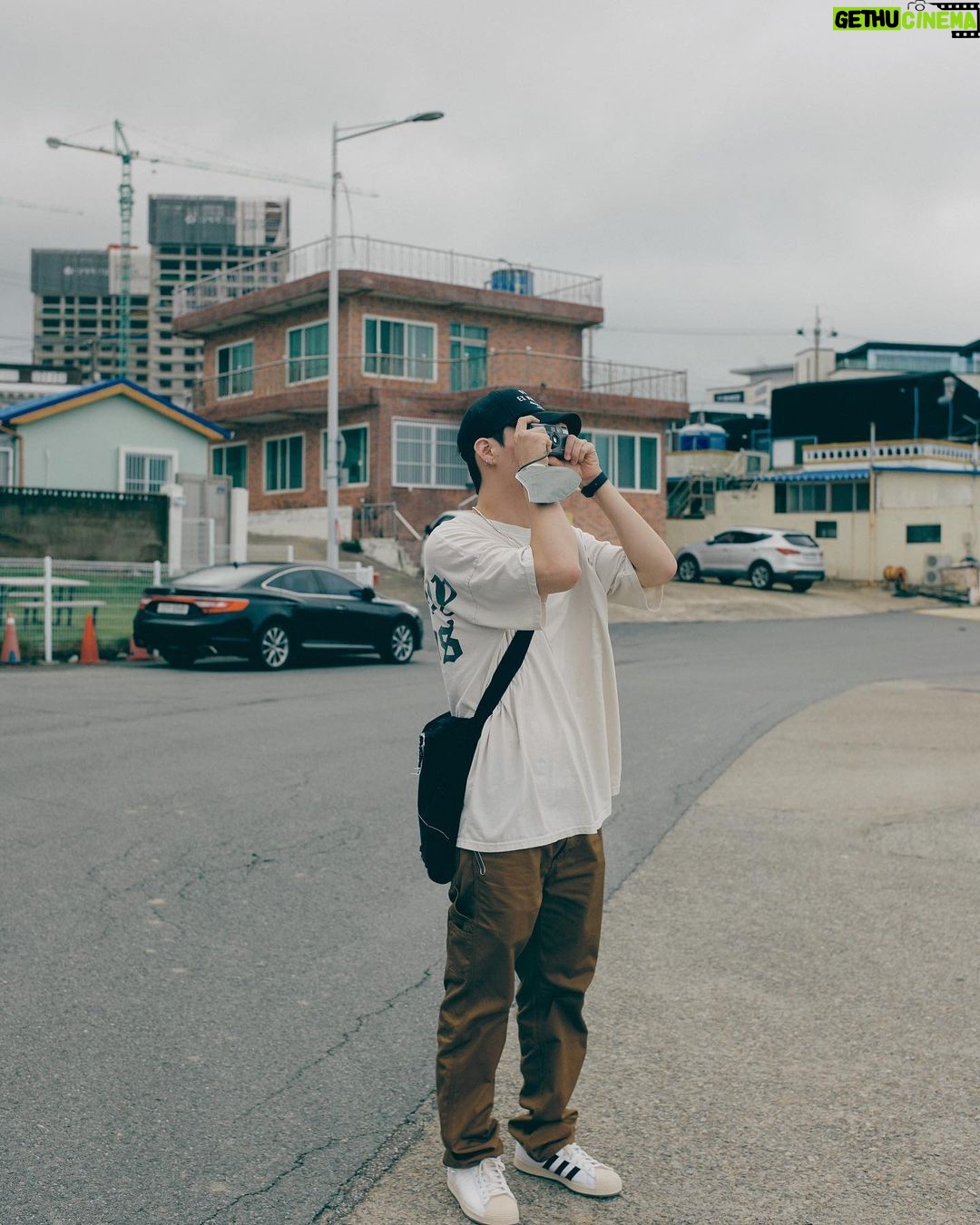Im Jae-beom Instagram - lets take a pic🫠 Out of Place