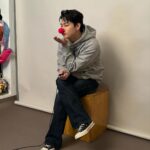 Im Jae-beom Instagram – 생일 축하해 주신 모든 분들께 감사합니다 모두 건강하고 행복한 일 가득한 2024년도가 되었으면 좋겠습니다 생일에 눈이 또 이렇게 오는데 기분이 너무 좋네요 항상 진심으로 감사드립니다 그리고 모두 새해 복 많이 받으세요~!! 아가새 그리고 우리 갓세븐 모두 사랑합니다. 그리고 고생해 주신 모브 컴퍼니 식구들도 감사드립니다. 더 나아진 GOT7 JAY B로 돌아오겠습니다. 감사합니다.💚💚💚

@mauve_company