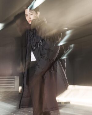 Im Jae-beom Instagram - #Ad 
💙💙💙
#BurberryOuterwear #Burberry